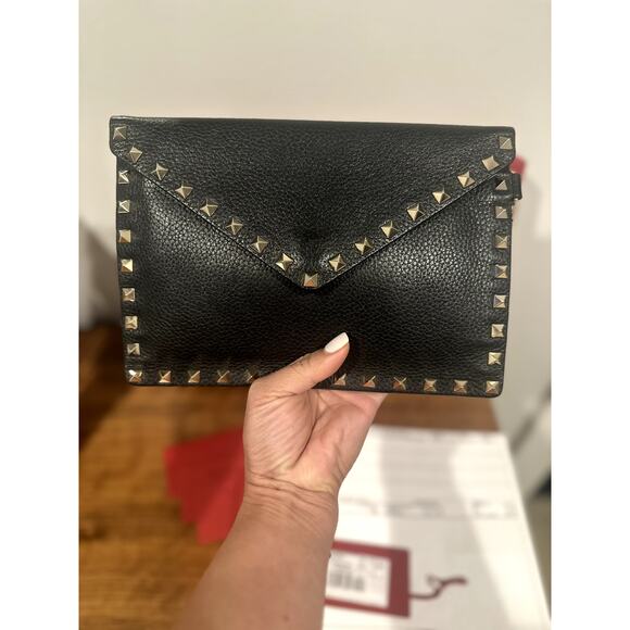 Valentino Garavani Rockstud V-Flap Leather Wristlet EUC Box,receipt + inclusions - Picture 8 of 12
